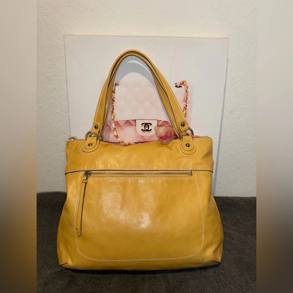 Coach Poppy Sunflower Buttercream Large Glam Tote No. C1294-19002 - Picture 3 of 11